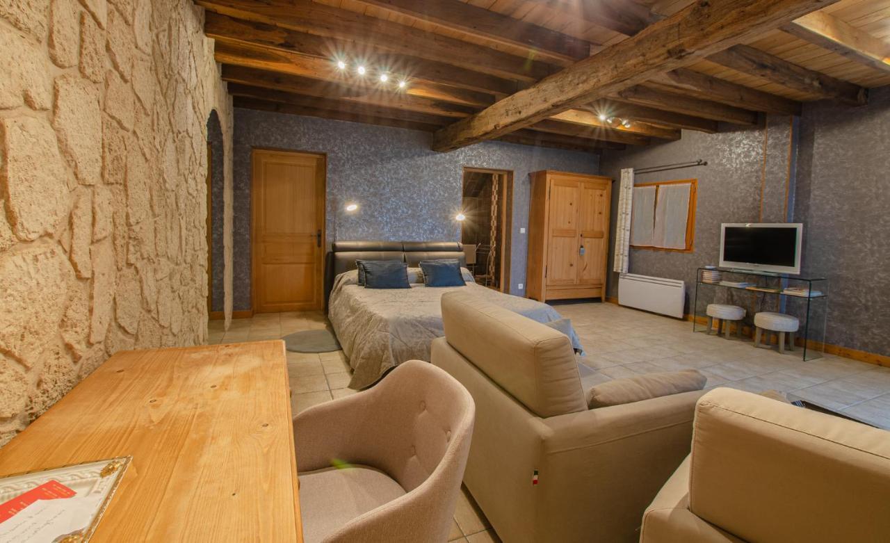 La Chambre D'Amis La Costignieres Montgueux エクステリア 写真