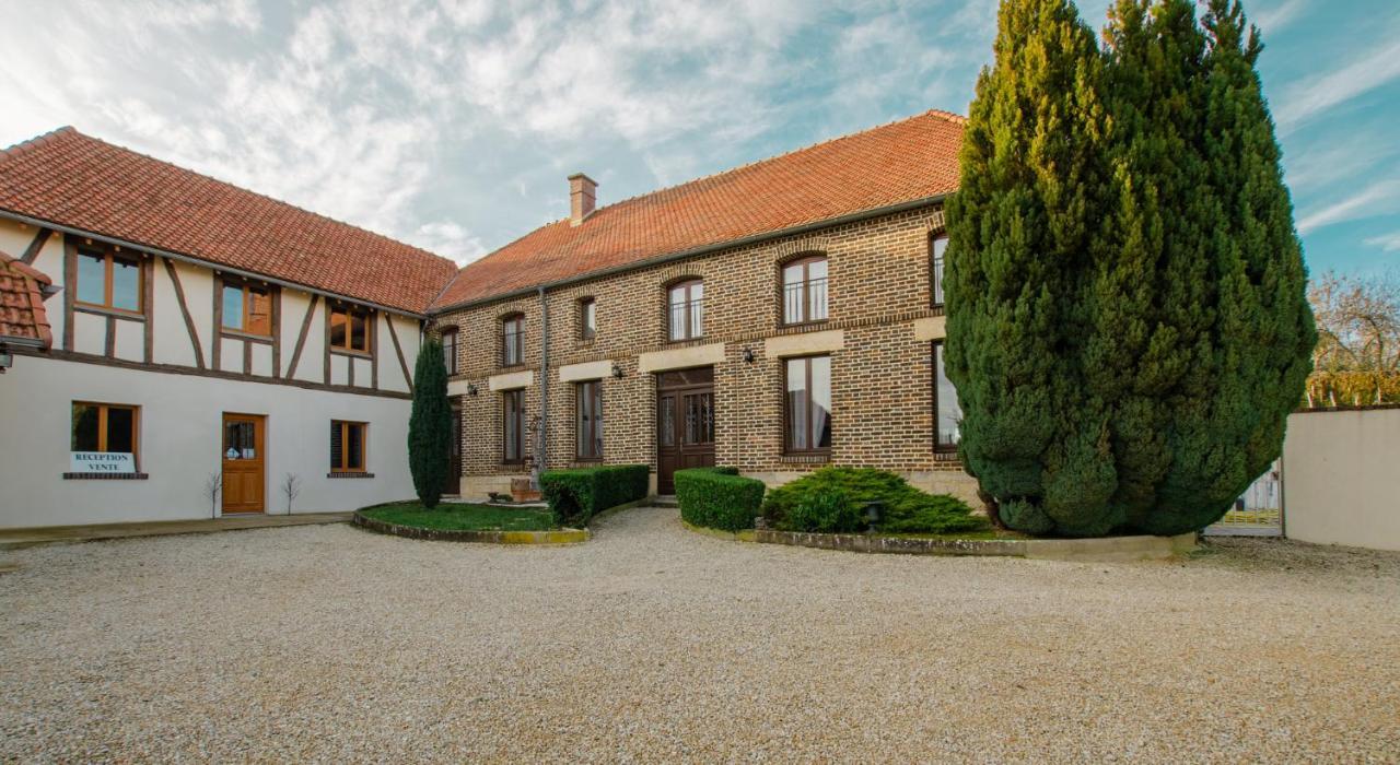 La Chambre D'Amis La Costignieres Montgueux エクステリア 写真